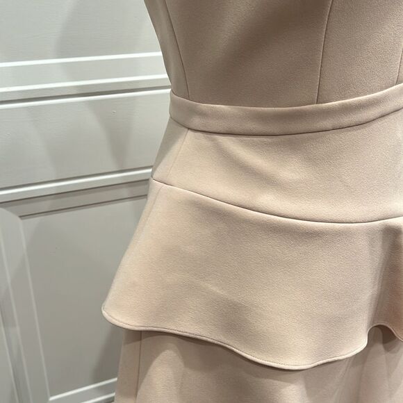 BCBGMaxazria Blush Pink Key Hole Tiered Mini Dress Size 8 NWOT - Picture 6 of 11